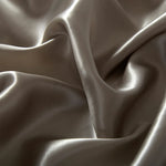 Drap housse en soie gris claire